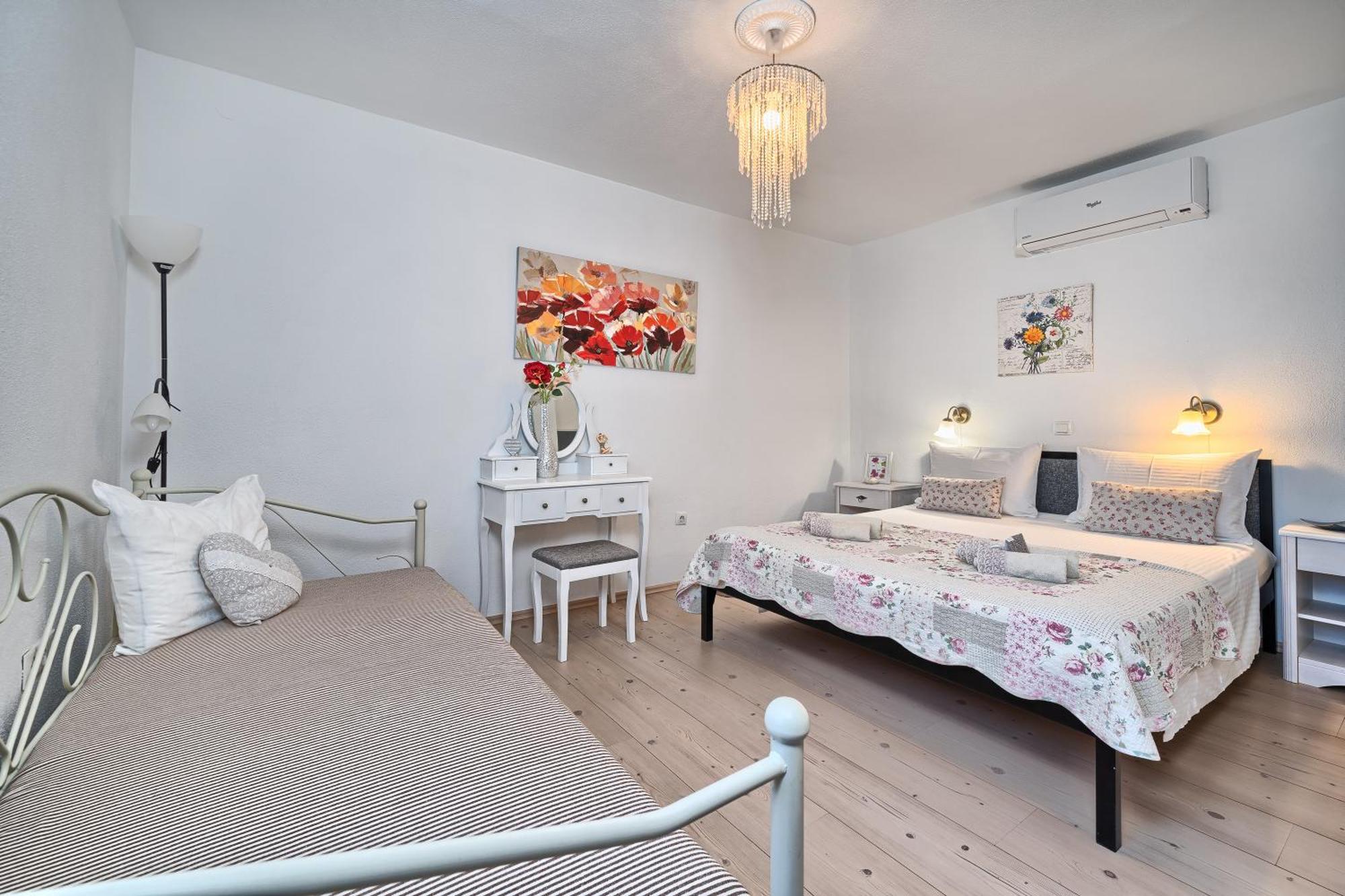 Villa Antea Kastela Bagian luar foto